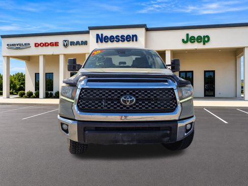 Used 2020 Toyota Tundra SR5 w/ SR5 Upgrade Package AWD/4WD image 2