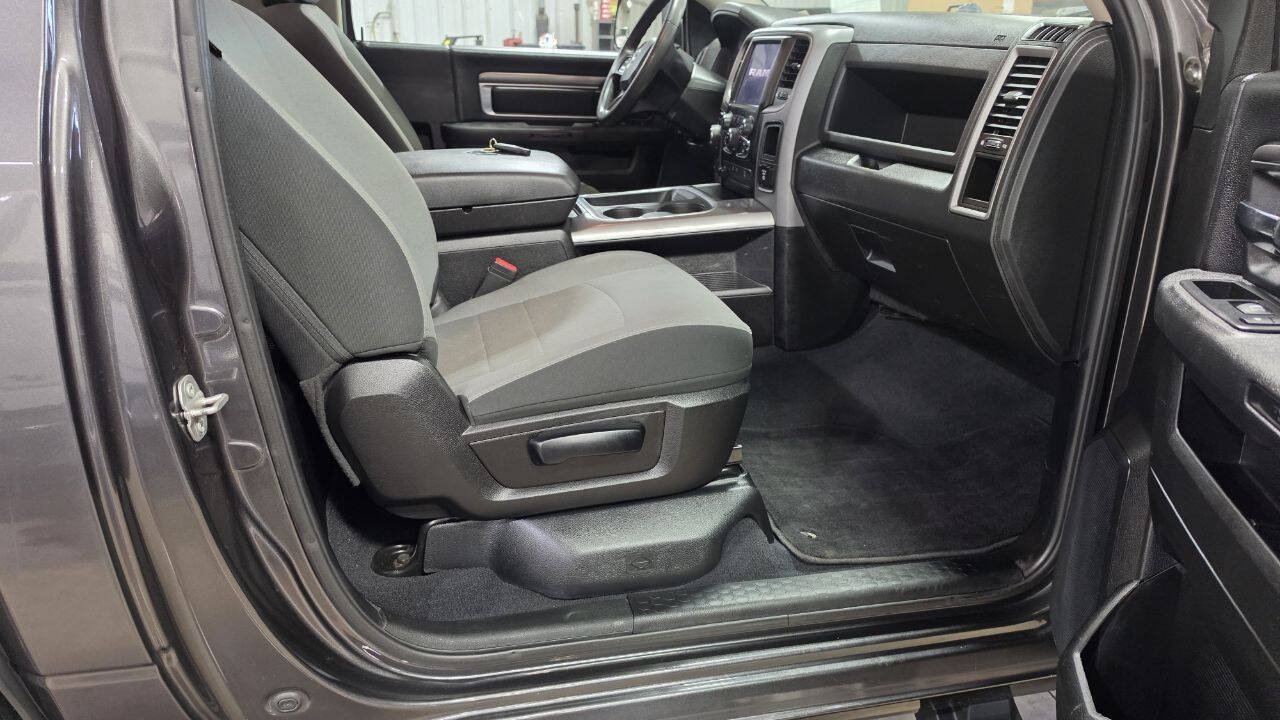 Used 2022 RAM 1500 Express w/ Express Value Package AWD/4WD image 17