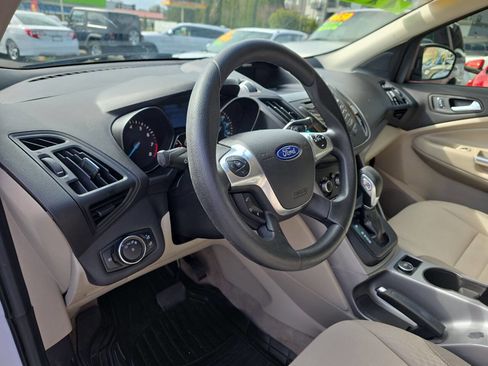 Used 2015 Ford Escape SE image 10
