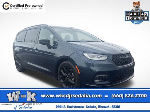 Used 2025 Chrysler Pacifica Limited FWD image 1