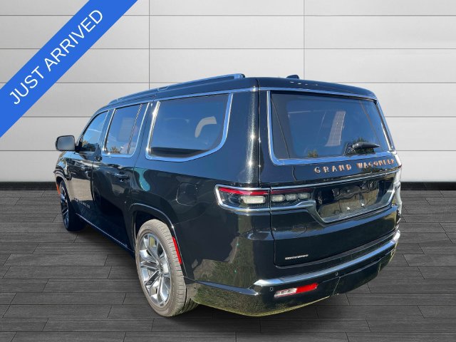 Used 2022 Jeep Grand Wagoneer Series III w/ Rear Seat Video Group 1 AWD/4WD image 4