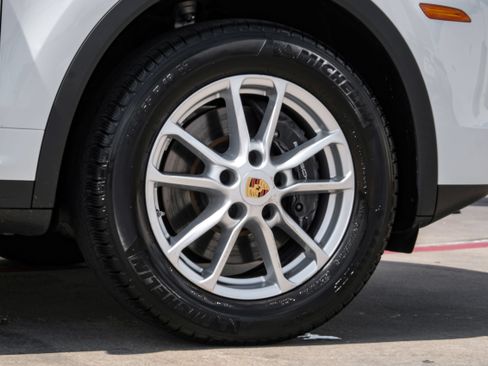 Used 2016 Porsche Cayenne AWD/4WD image 55