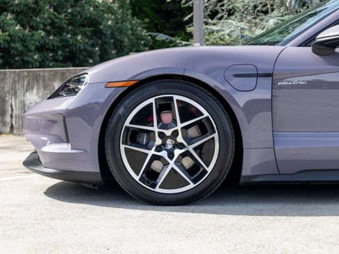 Used 2025 Porsche Taycan RWD image 13