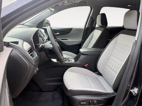 Used 2023 Chevrolet Equinox LT FWD image 2