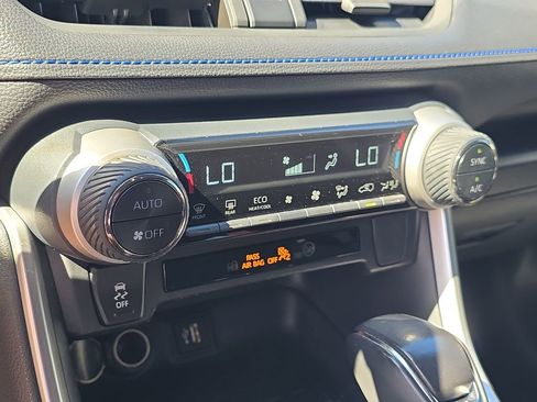 Used 2023 Toyota RAV4 SE image 28