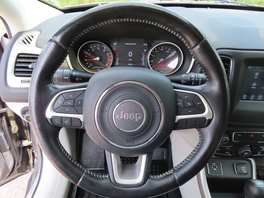 Used 2019 Jeep Compass Latitude w/ Popular Equipment Group FWD image 17