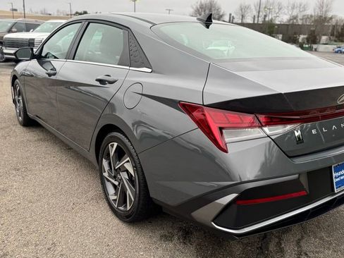 Used 2024 Hyundai Elantra SEL w/ Convenience Package image 5