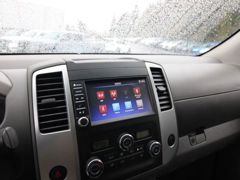 Used 2020 Nissan Frontier SV image 16