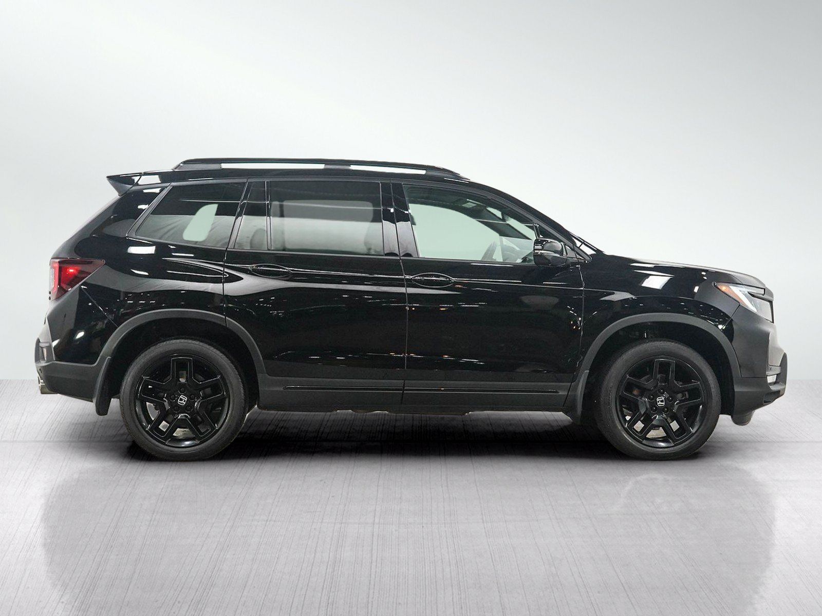 Used 2024 Honda Passport Black Edition image 6