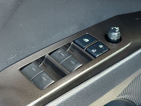 Used 2021 Toyota Camry LE FWD image 19