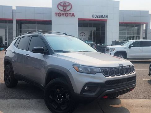 Used 2023 Jeep Compass Trailhawk AWD/4WD image 1
