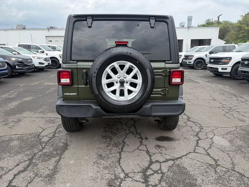 Used 2023 Jeep Wrangler Unlimited Sport AWD/4WD image 4