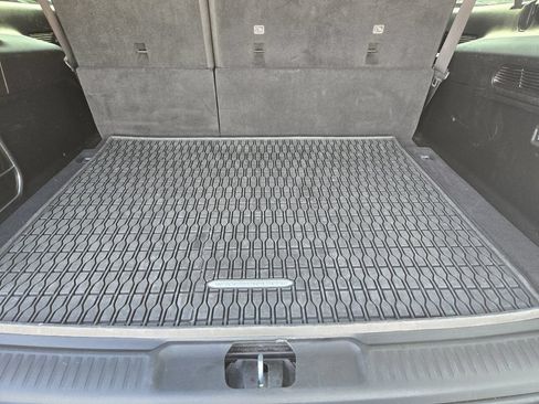 Used 2024 Jeep Wagoneer L Series II w/ Flexible Seating Group RWD image 32