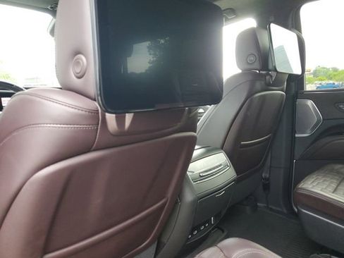 Used 2021 Cadillac Escalade Premium Luxury Platinum w/ Heavy-Duty Trailer Package AWD/4WD image 29