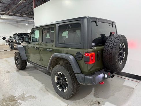 Used 2024 Jeep Wrangler Rubicon w/ Technology Group image 2