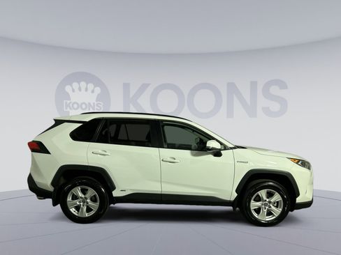 Used 2021 Toyota RAV4 XLE w/ XLE Grade Weather Package AWD/4WD image 17