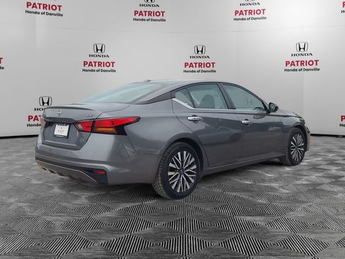 Used 2024 Nissan Altima 2.5 SV FWD image 5