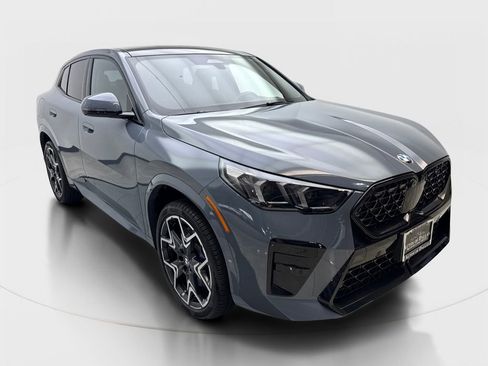 Used 2026 BMW X2 xDrive28i w/ Technology Package AWD/4WD image 4