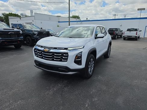 New 2026 Chevrolet Equinox LT w/ Convenience Package II AWD/4WD image 3