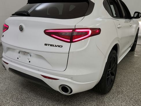 Used 2021 Alfa Romeo Stelvio Ti w/ Premium Package AWD/4WD image 31
