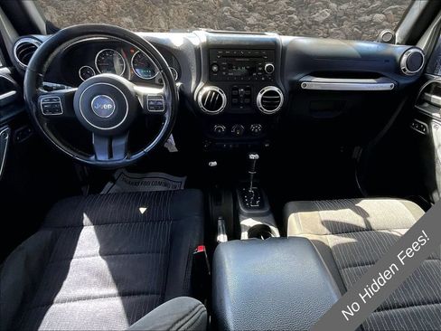 Used 2012 Jeep Wrangler Unlimited Rubicon w/ Dual Top Group AWD/4WD image 12