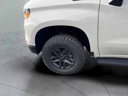 Used 2026 Chevrolet Silverado 1500 Custom Trail Boss w/ LPO, Dark Essentials Package image 10