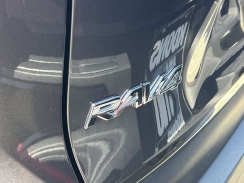 Used 2025 Toyota RAV4 LE AWD/4WD image 21