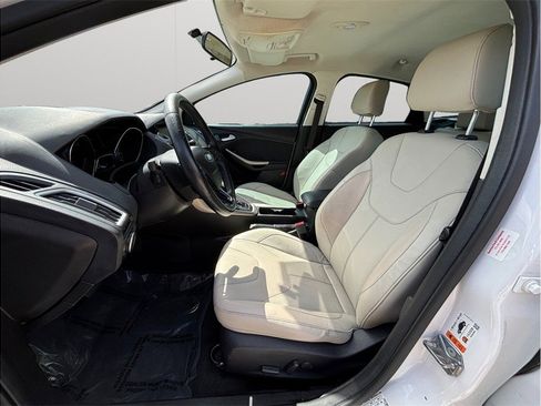 Used 2015 Ford Focus Titanium image 2