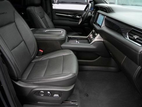 Used 2021 GMC Yukon Denali w/ Denali Premium Package image 21