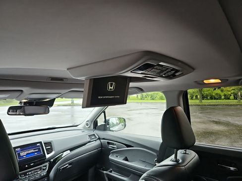 Used 2016 Honda Pilot Elite image 18