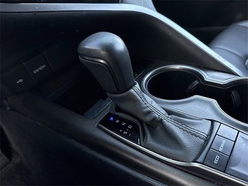 Used 2023 Toyota Camry SE image 19