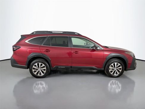 Used 2025 Subaru Outback Premium AWD/4WD image 17