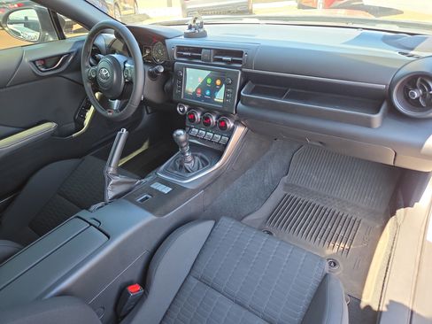 Certified 2023 Toyota GR86 w/ ALL Weather Mat Package (TMS) RWD image 18