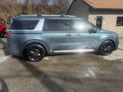 Used 2022 Kia Carnival SX image 6