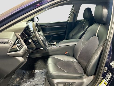 Used 2022 Toyota Camry XSE image 18