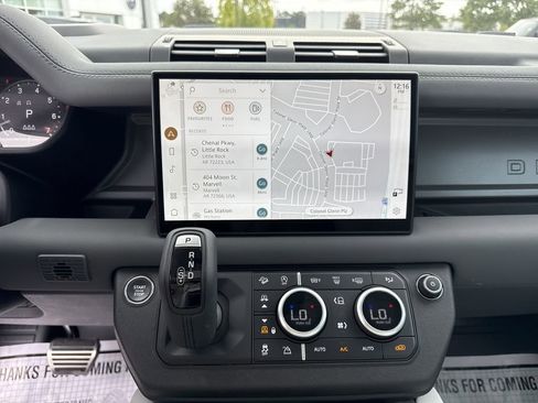 Used 2025 Land Rover Defender 110 V8 image 27