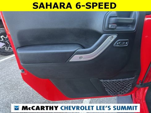 Used 2018 Jeep Wrangler Unlimited Sahara w/ Dual Top Group image 17