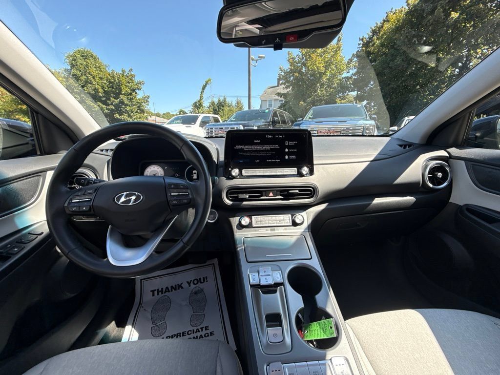Certified 2023 Hyundai Kona SEL FWD image 25