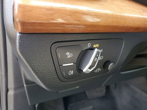 Used 2023 Audi Q5 2.0T Premium w/ Convenience Package image 23