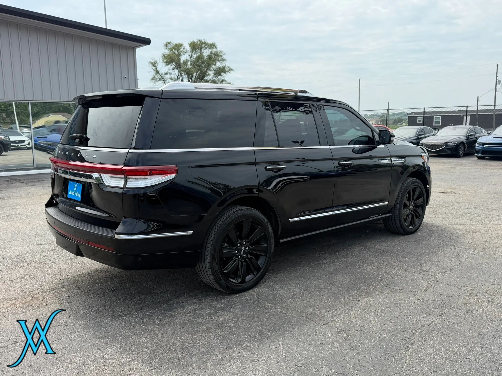 Used 2023 Lincoln Navigator Reserve AWD/4WD image 7