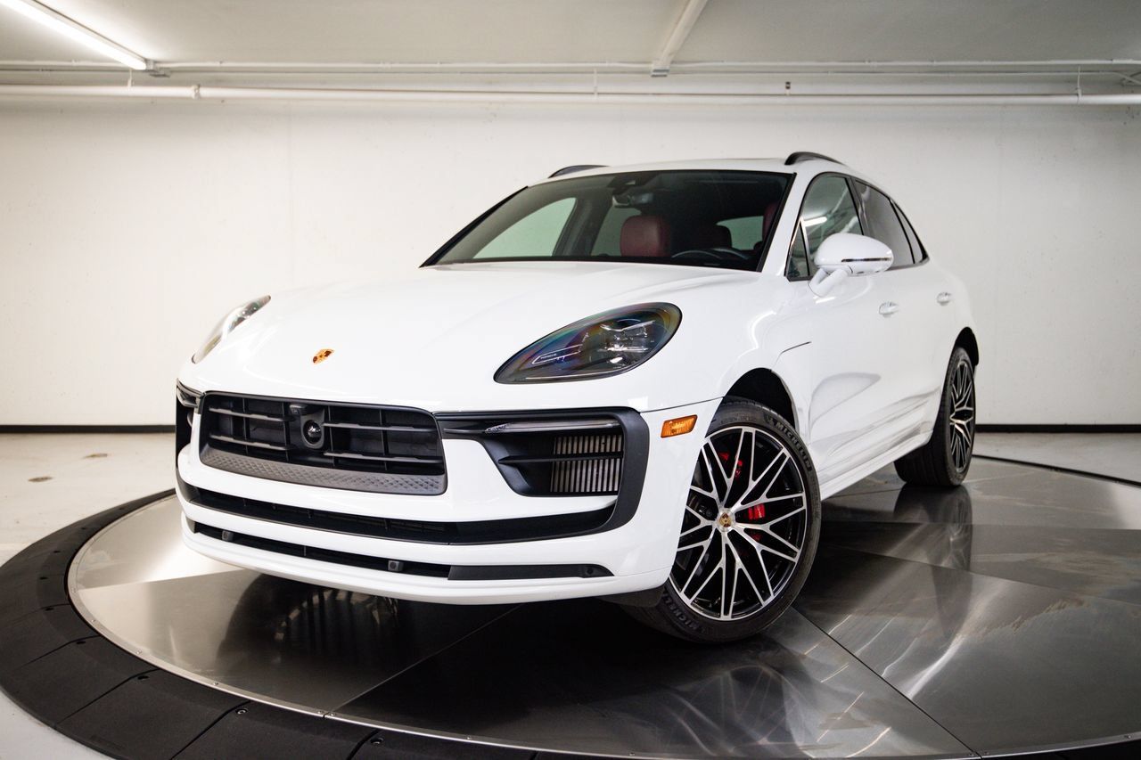 Certified 2023 Porsche Macan S AWD/4WD image 1