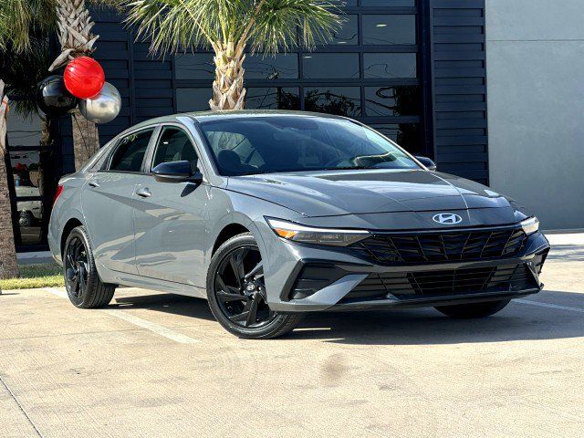 Used 2026 Hyundai Elantra Sport FWD image 3