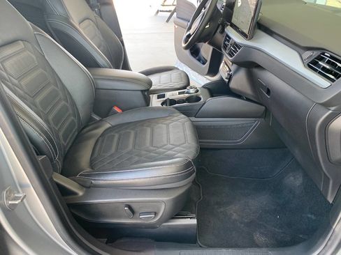 Used 2023 Ford Escape Platinum w/ Premium Technology Package AWD/4WD image 16