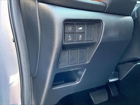 Used 2017 Honda CR-V Touring image 37