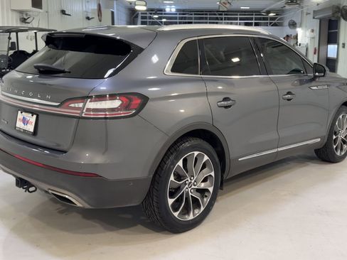 Used 2022 Lincoln Nautilus Reserve image 9