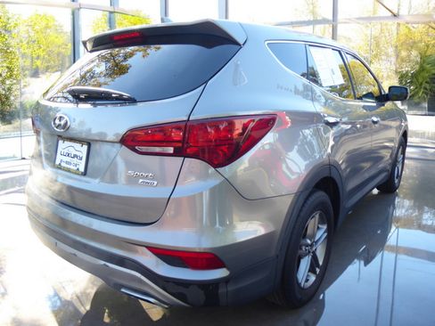 Used 2017 Hyundai Santa Fe Sport image 10