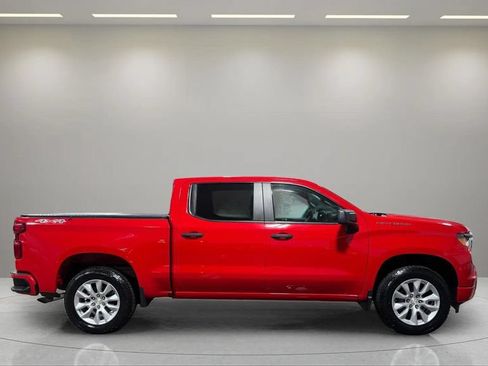 Used 2022 Chevrolet Silverado 1500 Custom AWD/4WD image 2