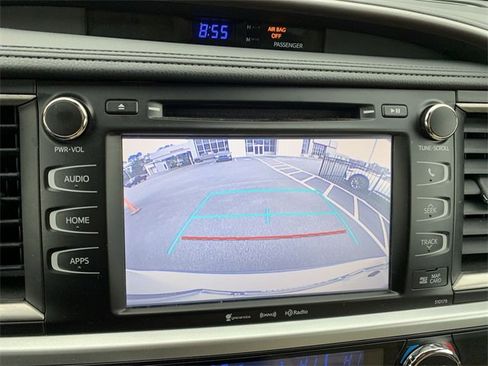 Used 2017 Toyota Highlander XLE image 22