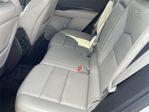 Used 2021 Cadillac XT4 Premium Luxury image 12