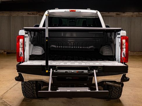 Used 2025 Ford F350 XLT w/ FX4 Off-Road Package image 9